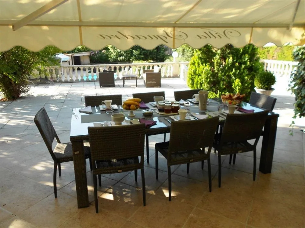 Villa Squadra