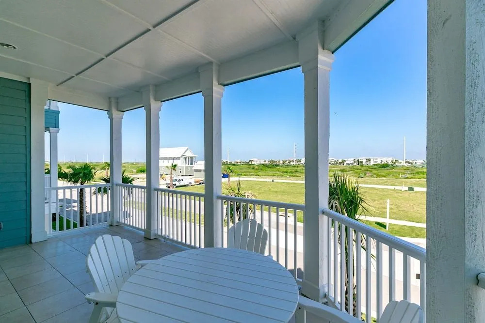 Sunny Port Aransas Resort Condo by RedAwning