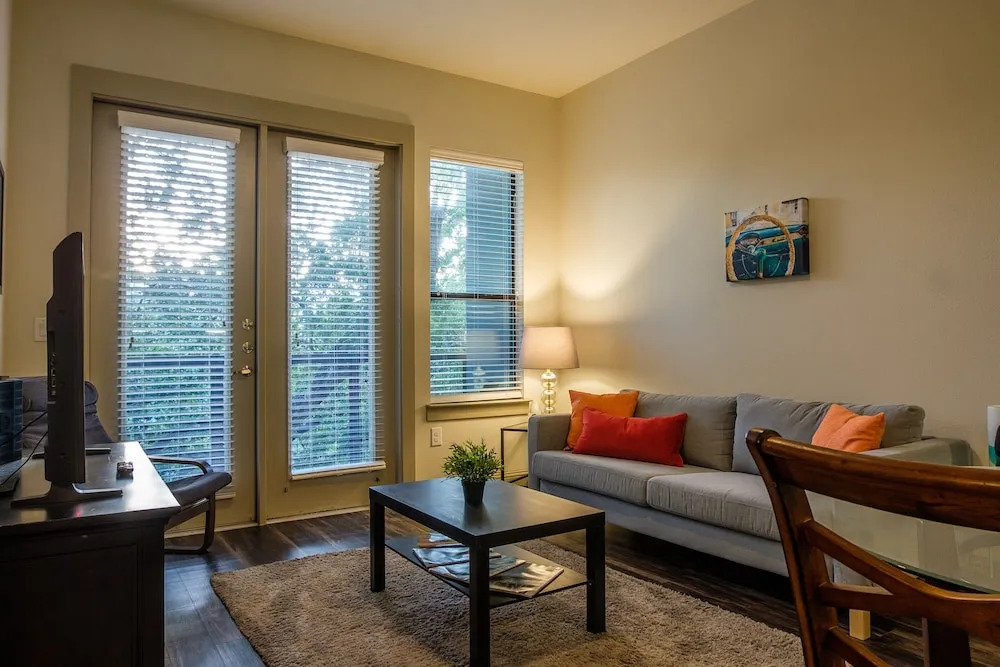 Turtle Creek Apartments by Frontdesk