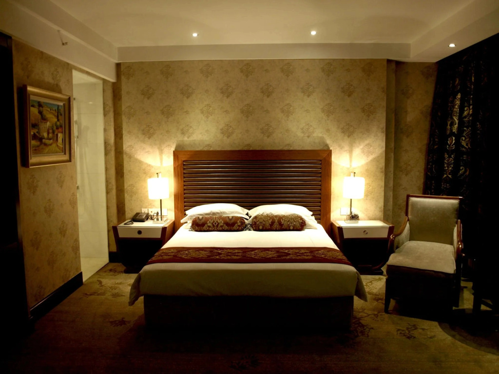 Zhenbao Holiday Hotel