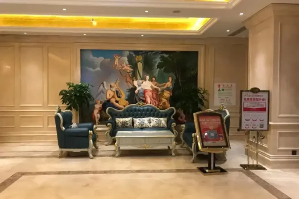 Vienna Hotel（Chengdu University of Petroleum Subway Station）