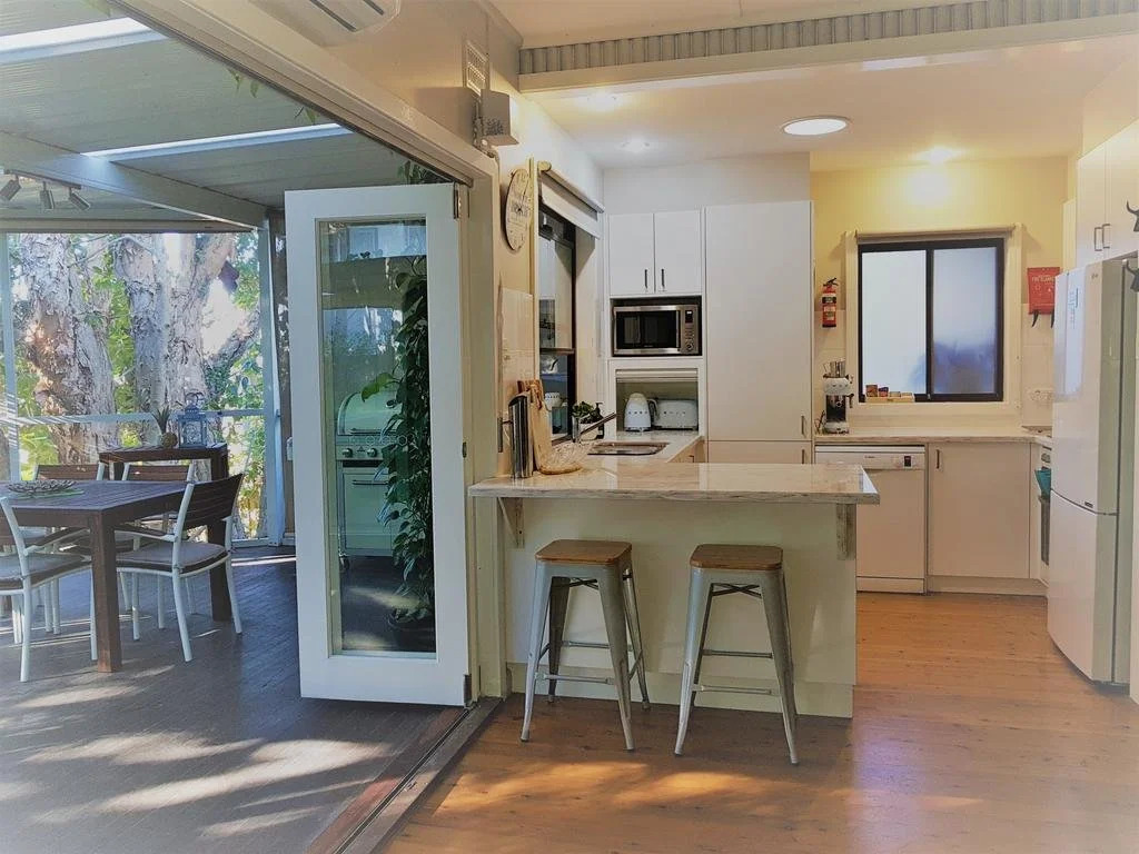 CHILL-OUT BEACH HOUSE - One Mile Beach
