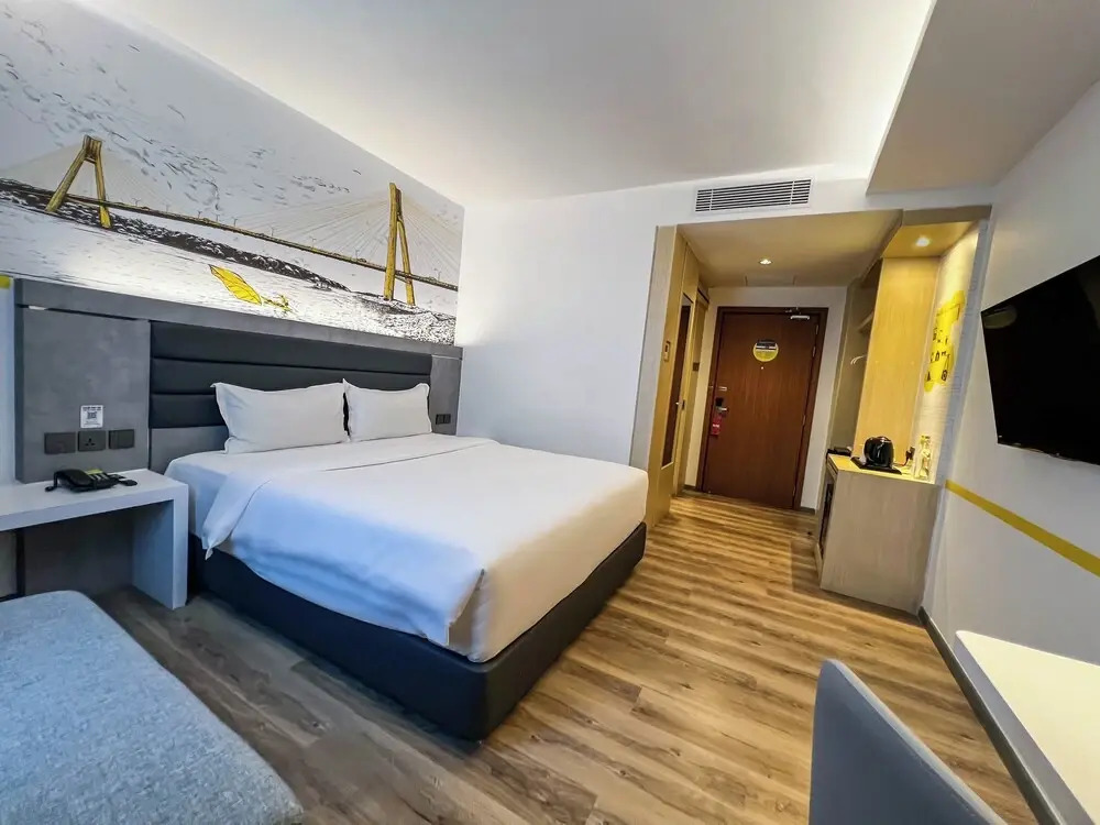 Yello Hotel Harbour Bay