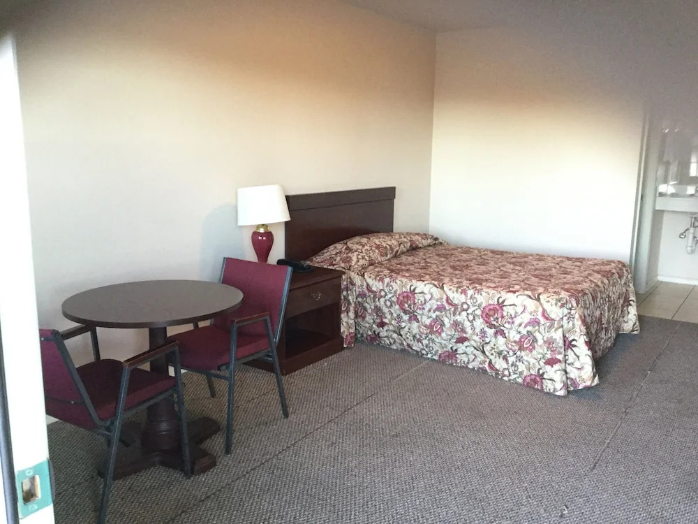 Americana Inn