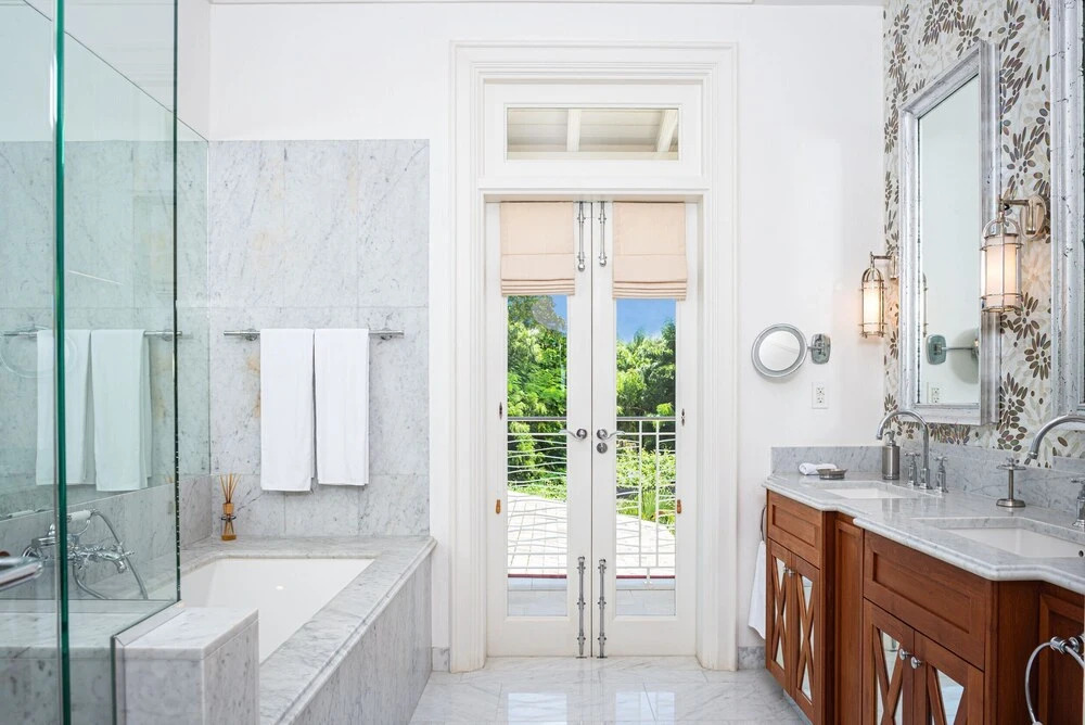 Villa Tamarindo is a Luxury 4 Bedroom Property in Holetown, St James