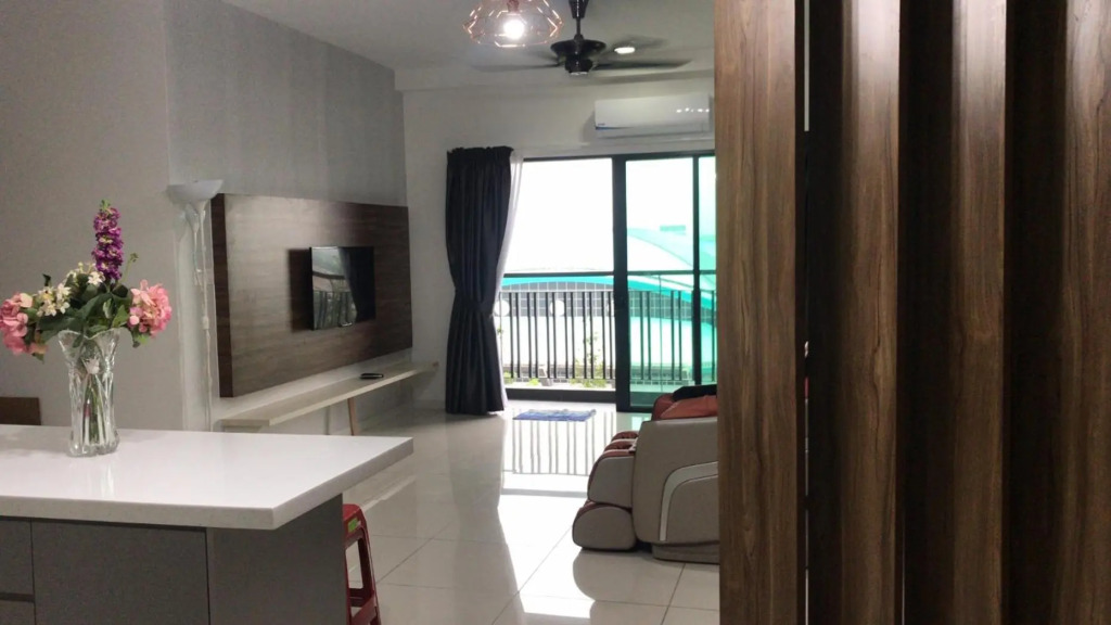 Luxury Homestay at Emira Residence