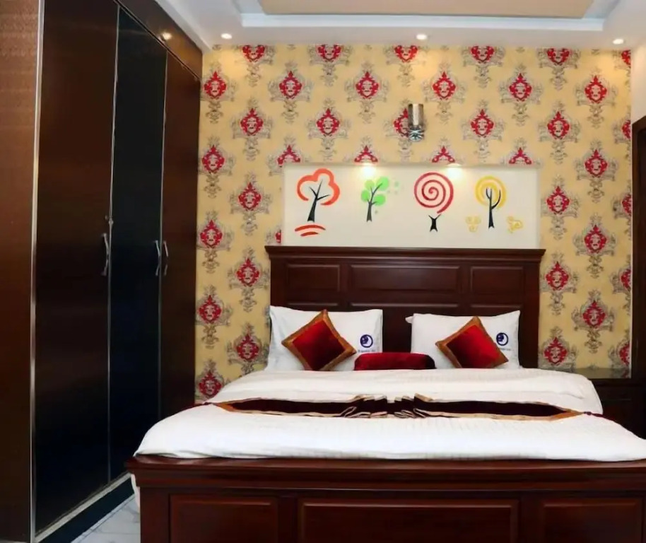 Hotel Premier one Johar Town Lahore Pakistan