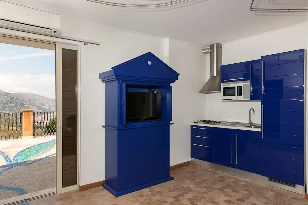 Medea Residence