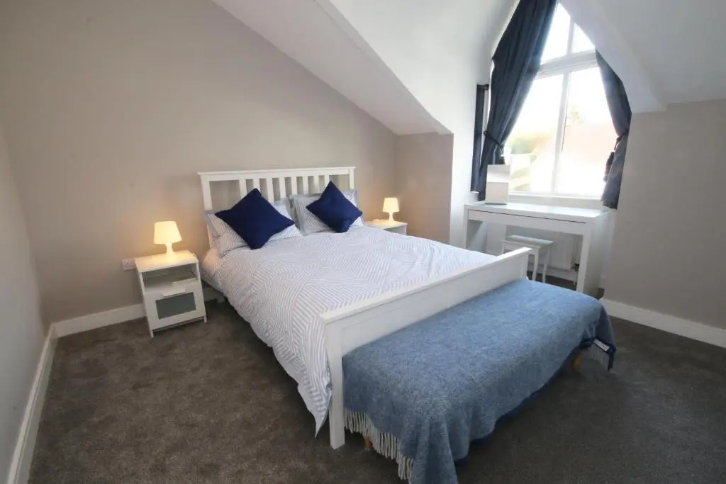 Portstewart Coastal 3 Bedroom House with Free Parking
