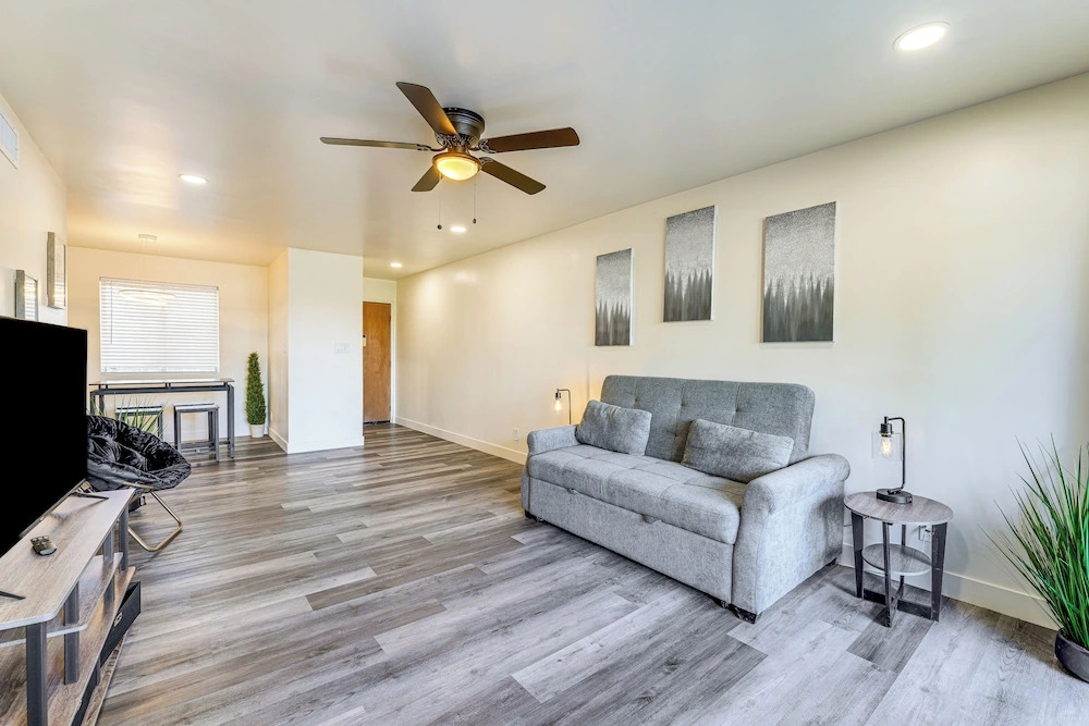 Scottsdale Condo w/ Community Pool & Hot Tub!