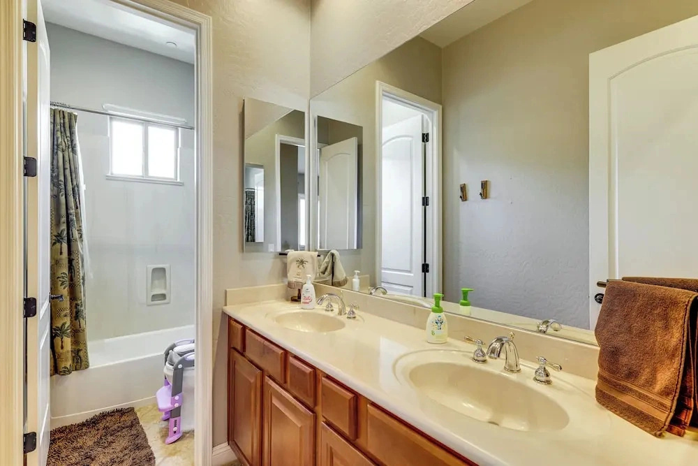 Pool, Hot Tub, Toys! Family Home, 4 Mi to Luke AFB