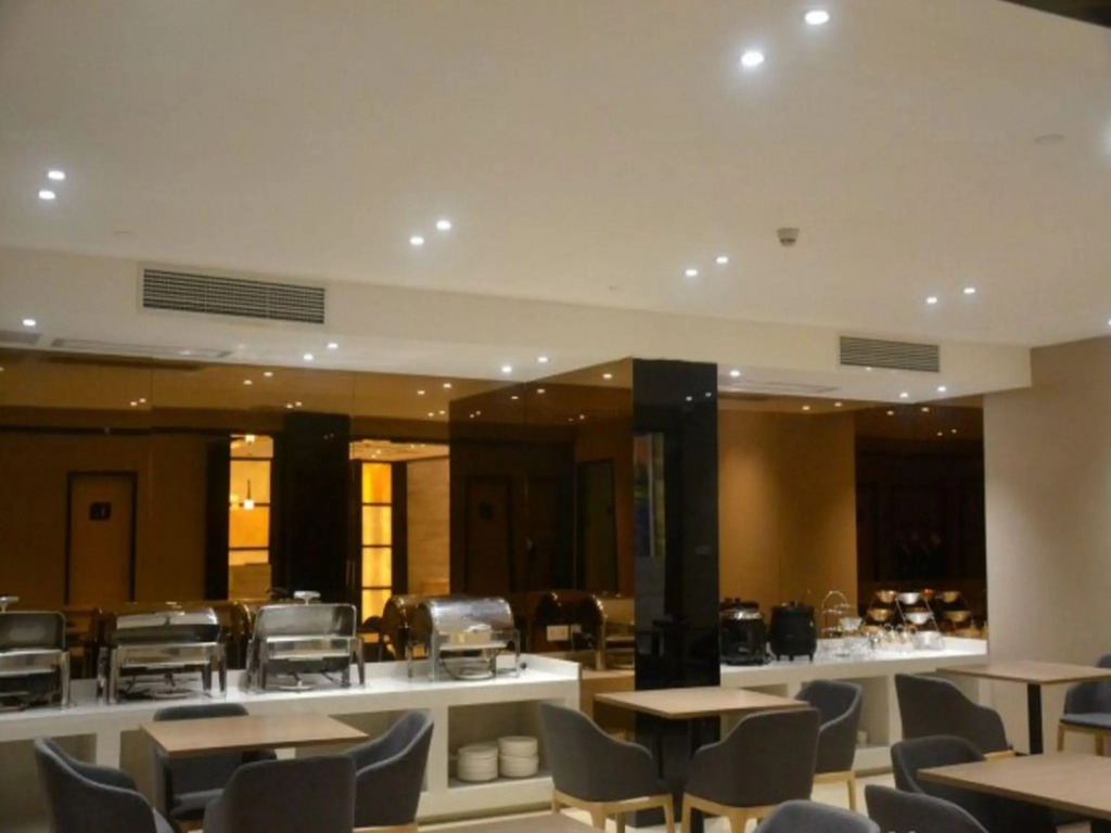Lavande Hotel Shanghai Zhangjiang Guanglan Road Subway Station Branch