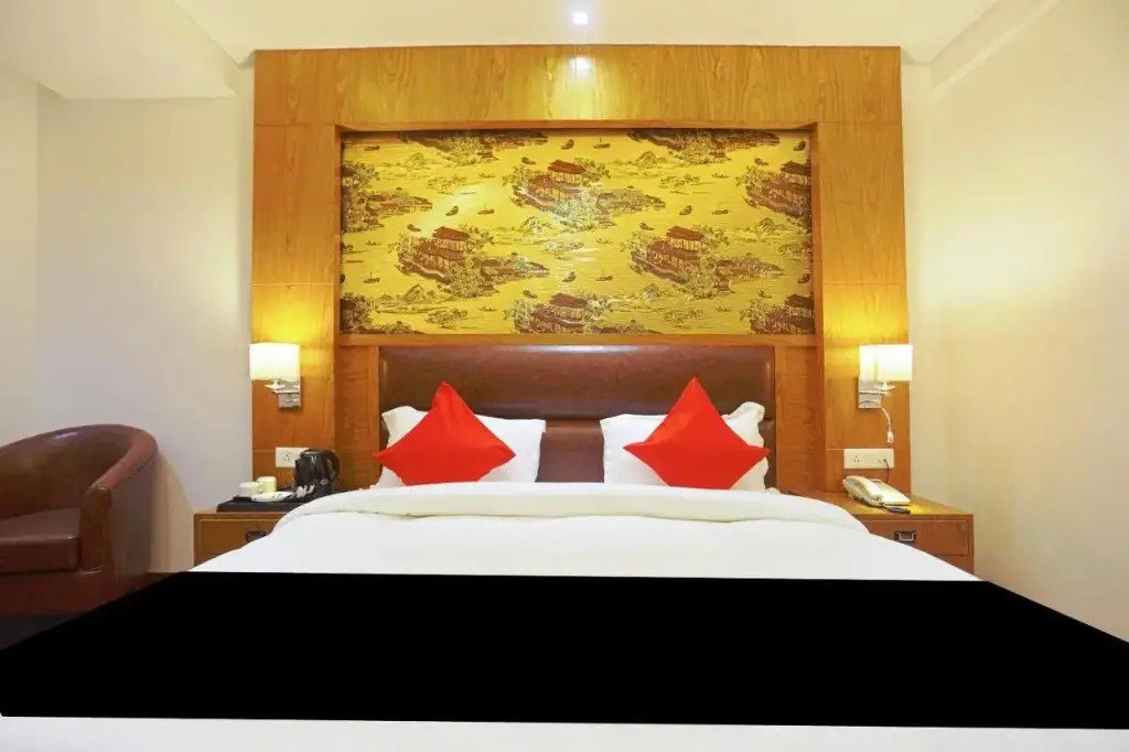 Star Seventeen by OYO Rooms