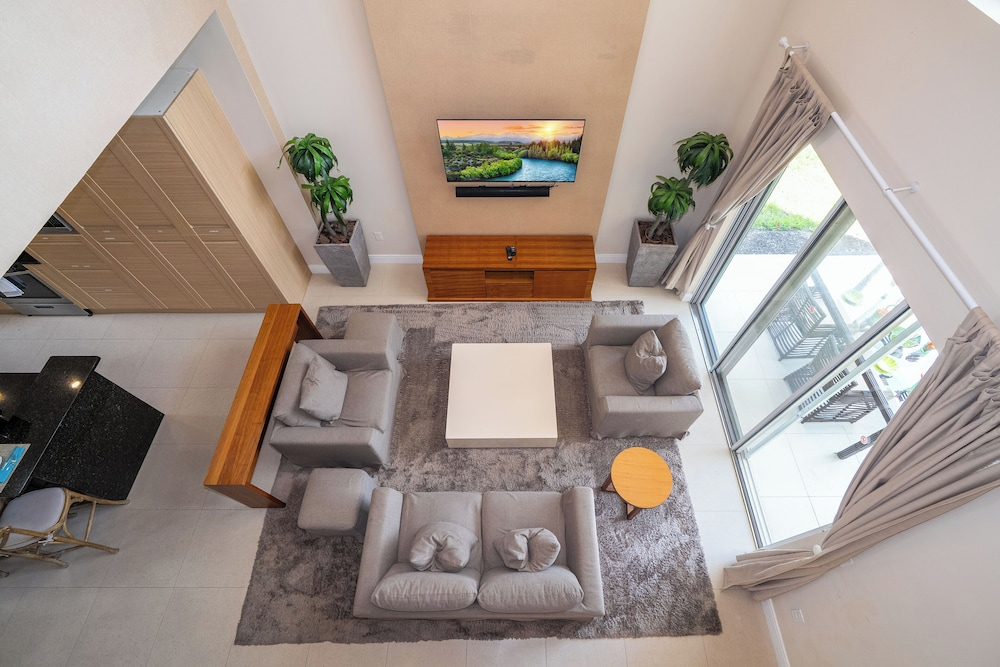 Modern Magic Village Home for 8 with Grill 3131