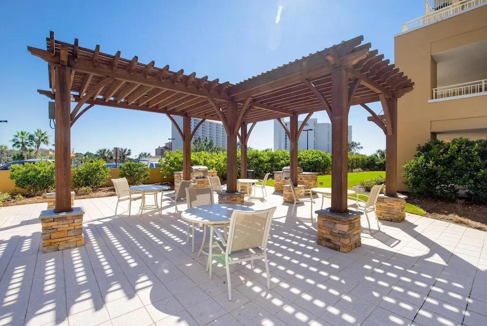 Luau I 6503 - Flr5 - 1BR 1BA -
