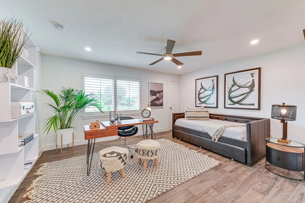Upscale Naples Outdoor Getaway ~ 4 Miles to Beach