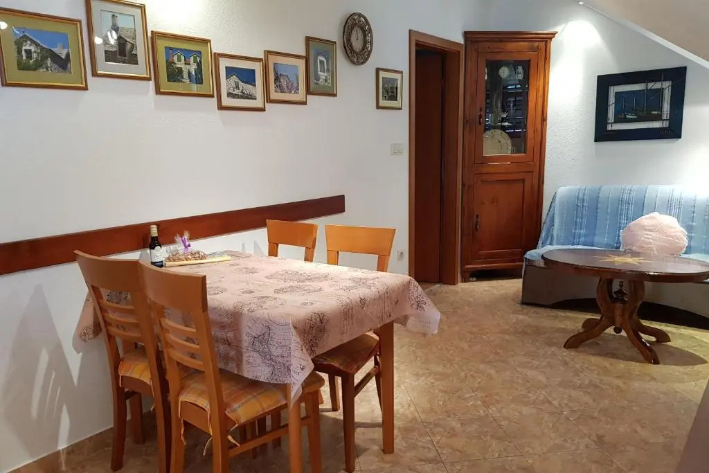 Seaview Apartment With Large Terrace Bol