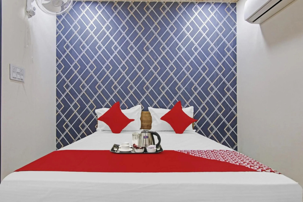 OYO Flagship 70389 Sr Residency