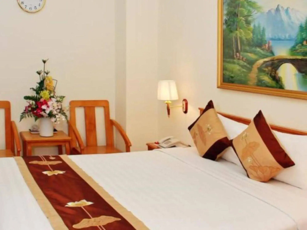 Ho Sen - Lotus Lake Hotel