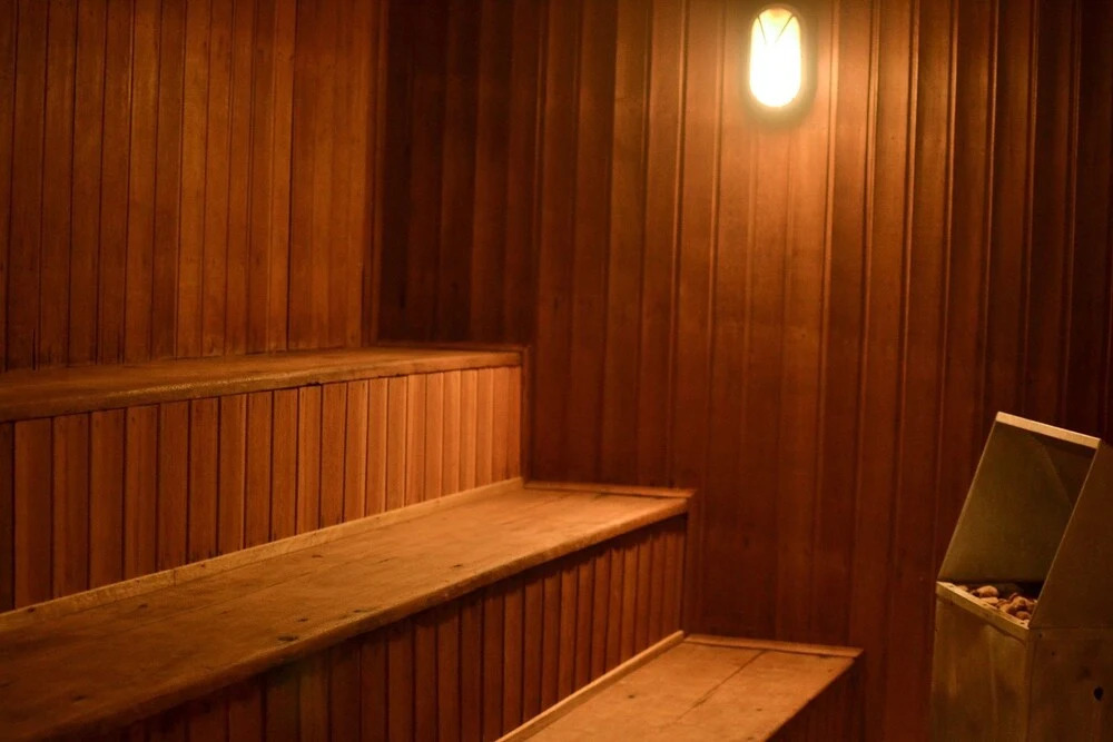 150m da praia com piscina aquecida e sauna