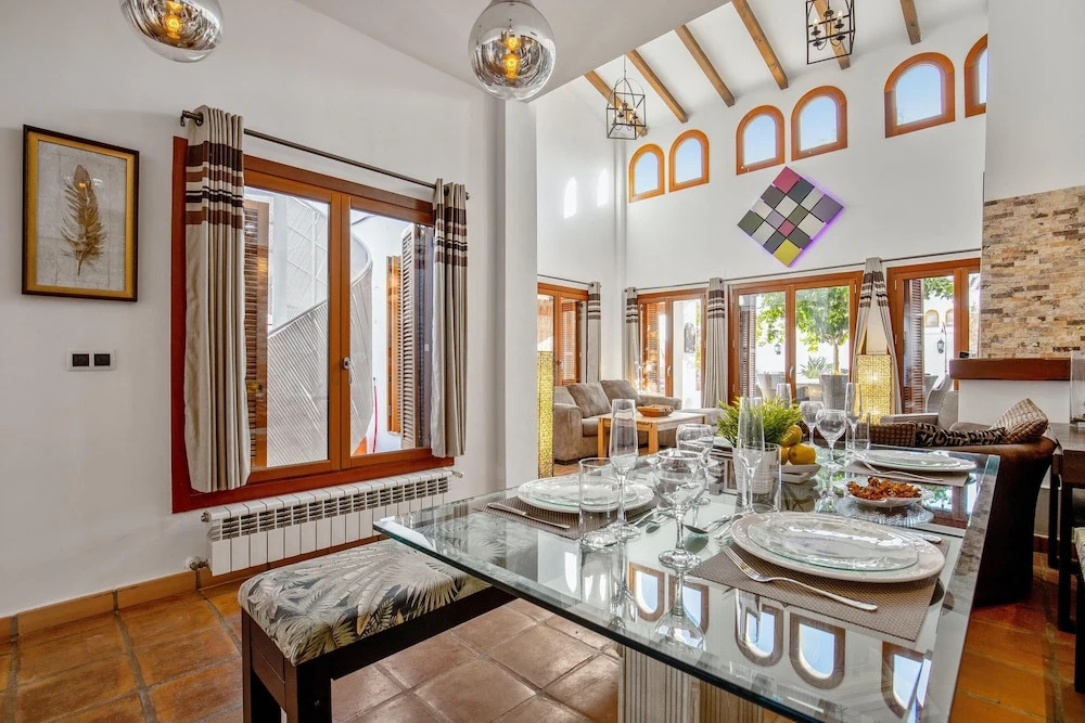 Luxurious Villa in Baños y Mendigo, Spain - Perfect for Families and Groups