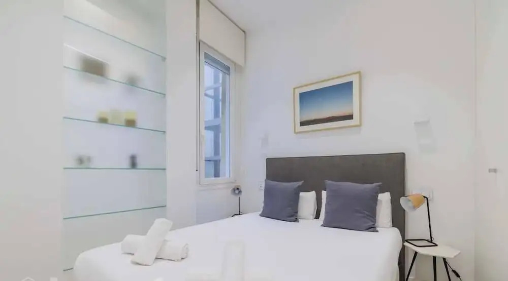 w Warm 1BR in the Vibrant Chueca Neighborhood