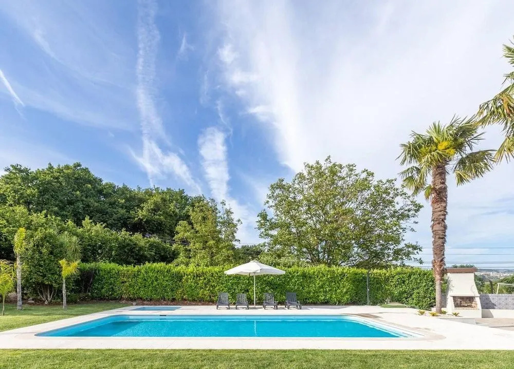 6-bed House - Sleeps 12 - Pool, Bbq, Pool Table