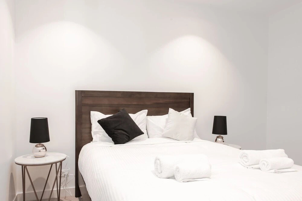 EPORO Tower Modern Apartments Melbourne Central CBD