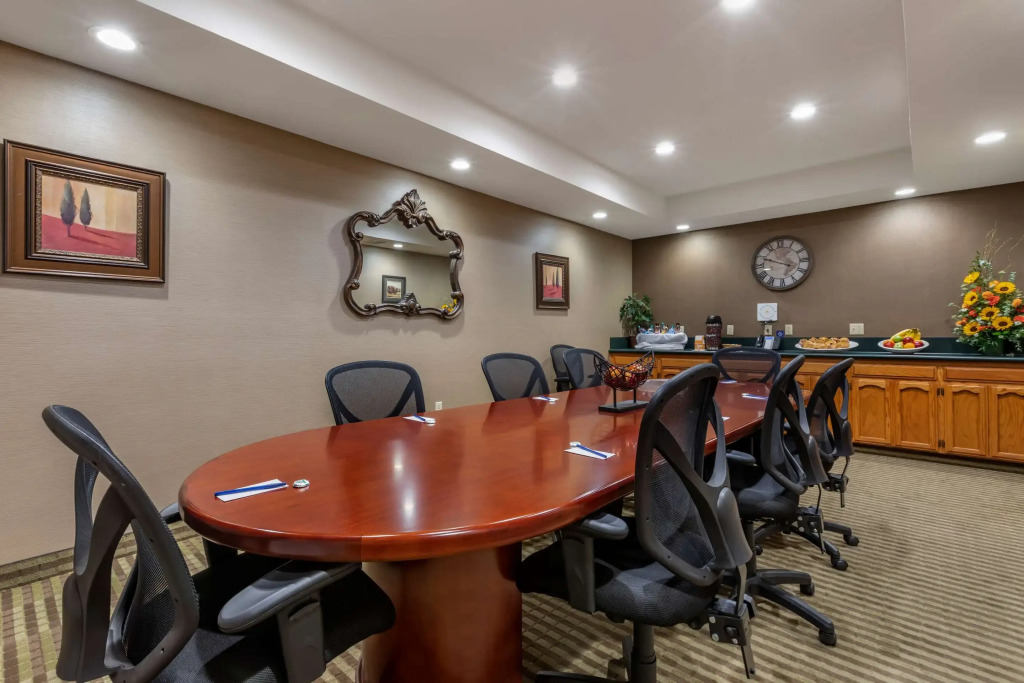 Comfort Suites Visalia - Convention Center