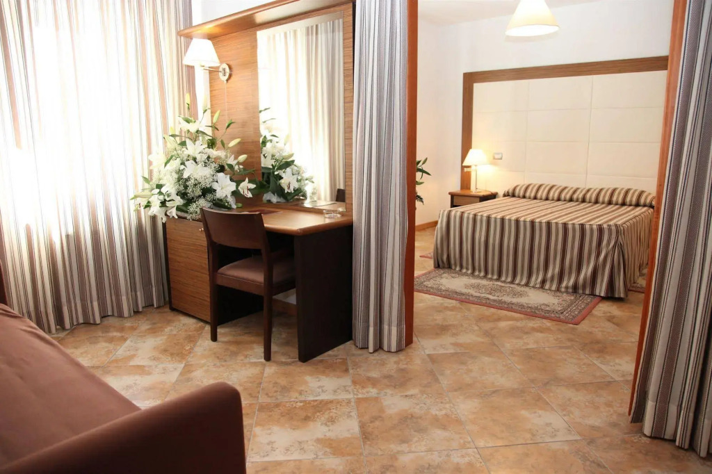 Royal Hotel