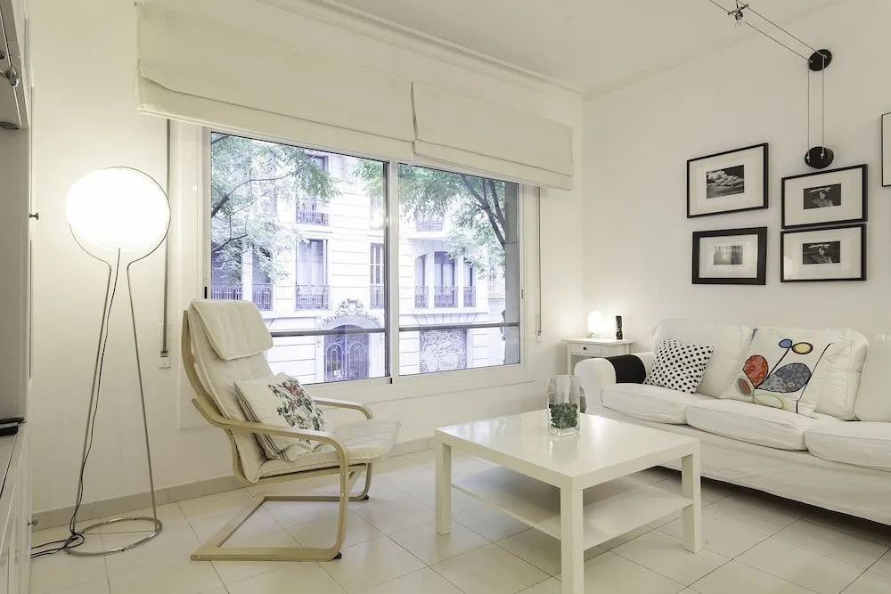Blanc Apartment