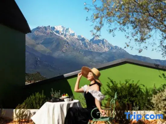 Linqi Guyin Lijiang | Golden Snow Mountain Sunshine · Sky Garden  Homestay