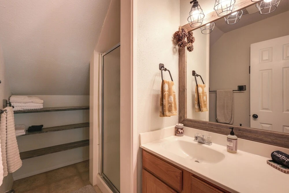 Spacious & Quiet Pagosa Springs Cabin w/ Deck!