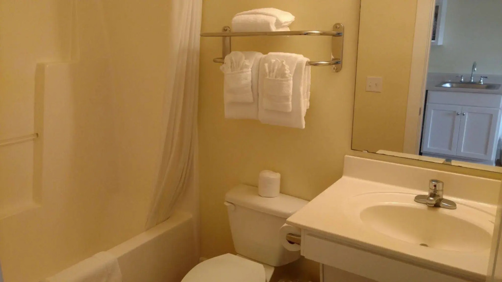 Topsail Shores Inn