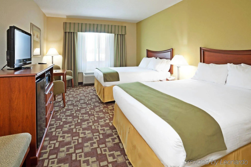Holiday Inn Express & Suites Southern Pines-Pinehurst Area by IHG