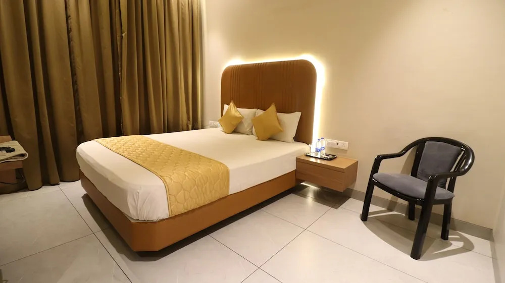 Hotel The UBE Residency