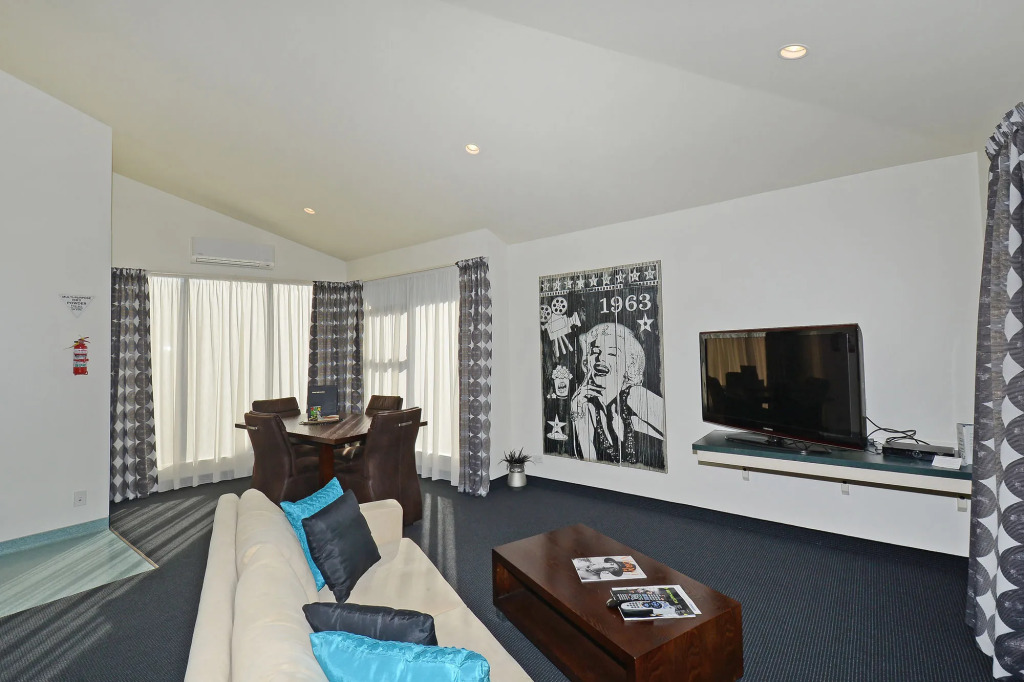 Totara Lodge
