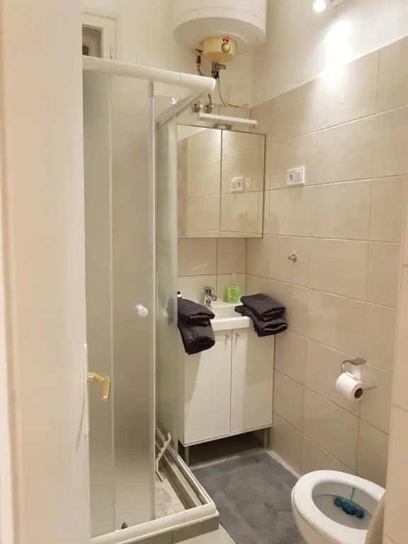 Brand New Garden Flat / Free Parking