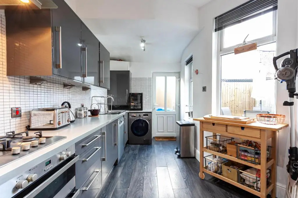 Large and Luminous Liverpool Home With Garden