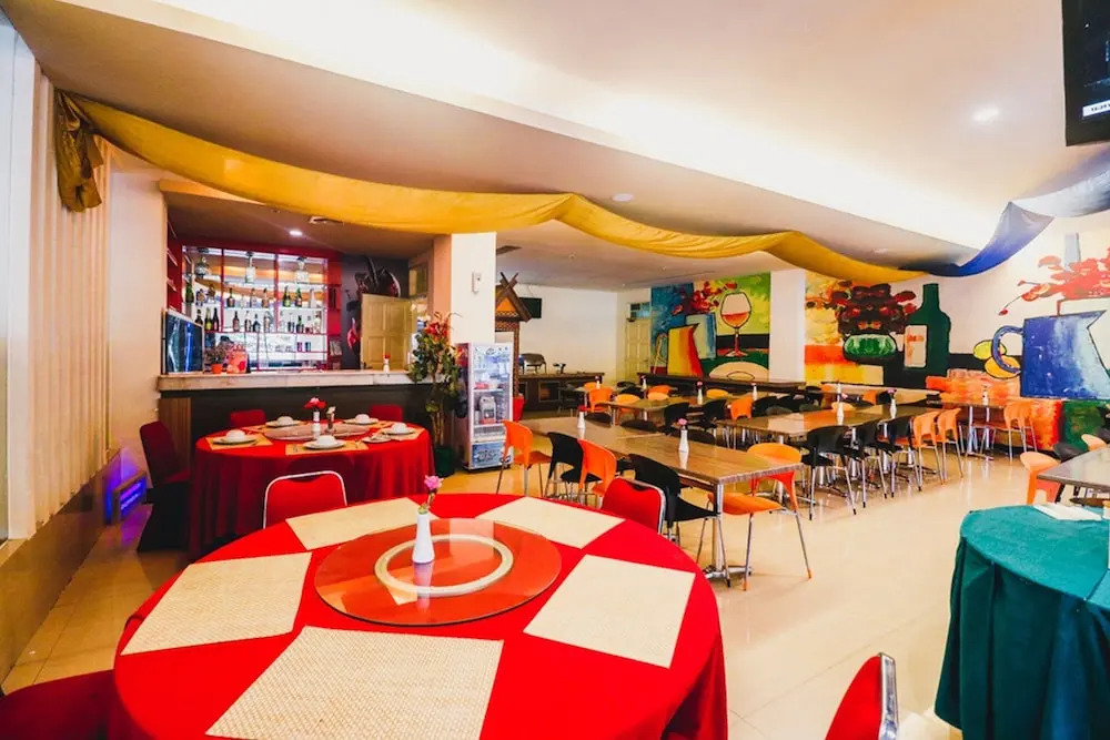 Reddoorz Plus near Mall Ratu Indah 2