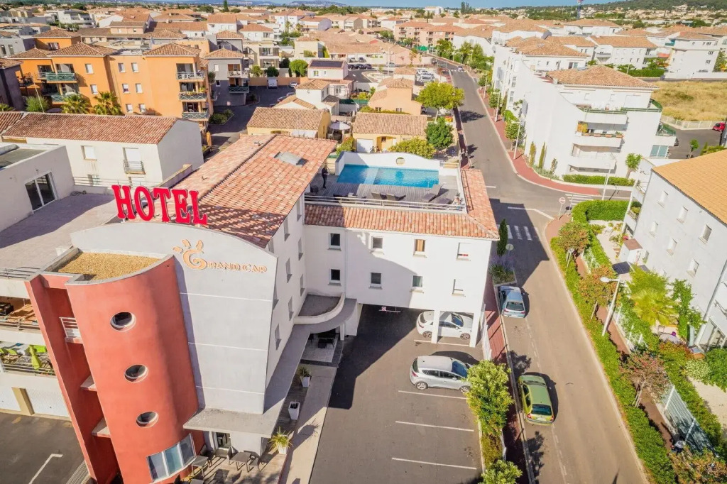 Hotel Grand Cap Rooftop Pool