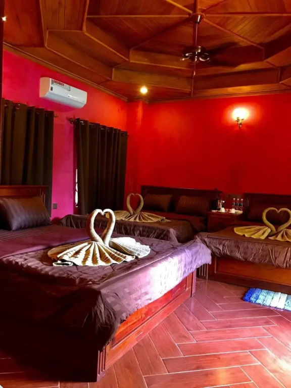 Gibbon Lodge