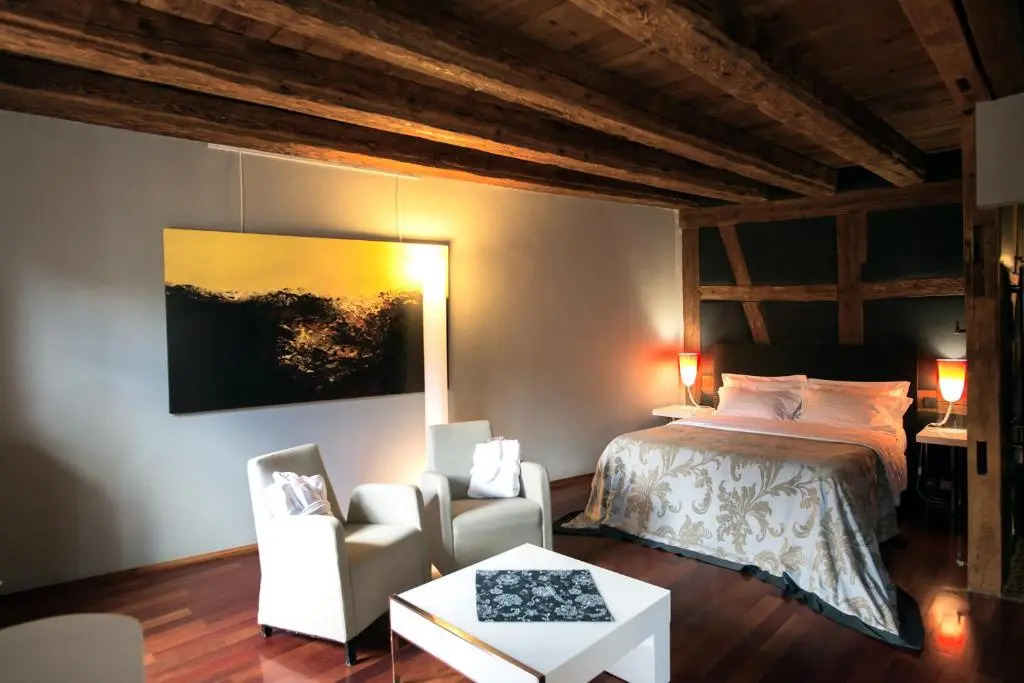 Le B. Suites, Chambres & Restaurant