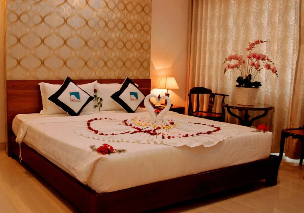 Pearl City Hotel