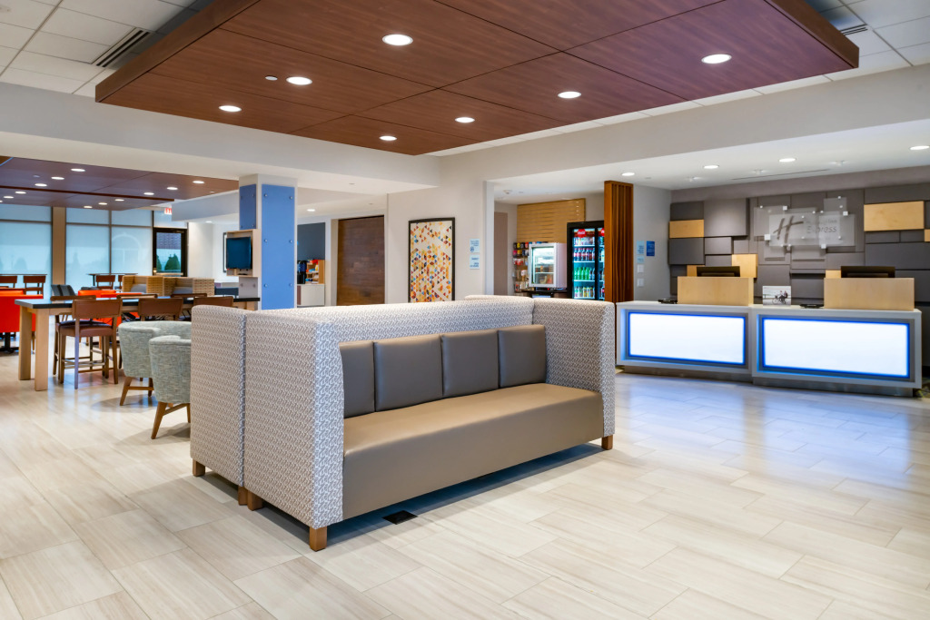 Holiday Inn Express & Suites - Romeoville - Joliet North by IHG