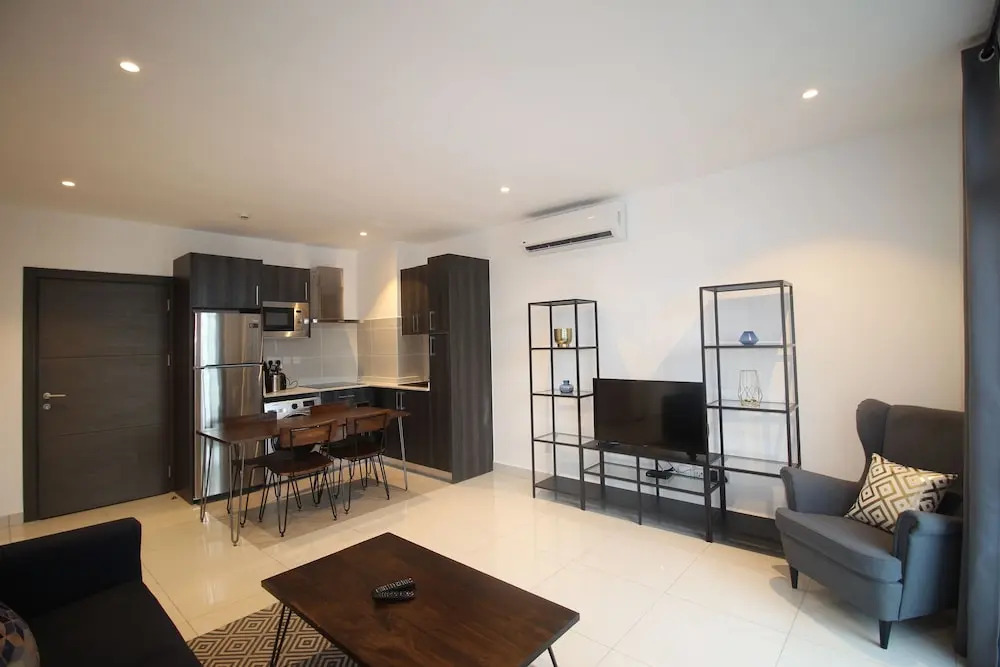 Embassy Gardens premier home