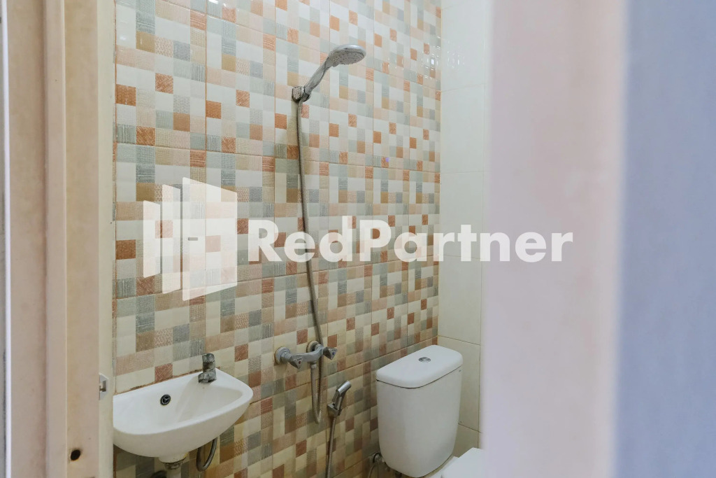 Dea Homestay Syariah at Kertomenanggal Surabaya Mitra RedDoorz