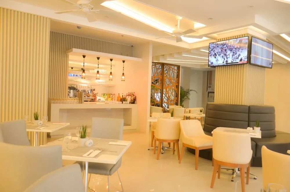 Aura One Hotel