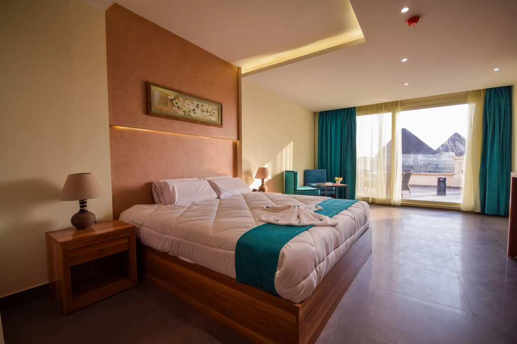 Top pyramids view hotel
