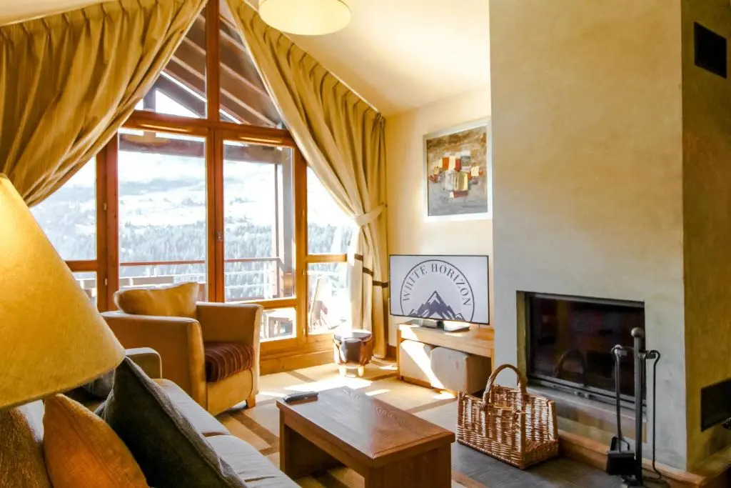 Exceptional 3 bed Penthouse with fireplace and stunning views